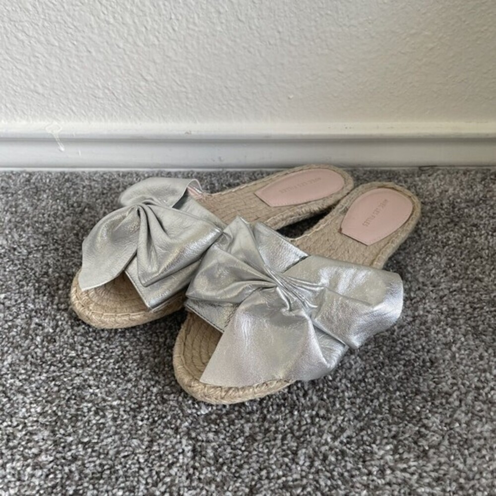 Avec Les Filles Womens Silver Gemma Slides Size 8 M Open Toe Flats Sandals
